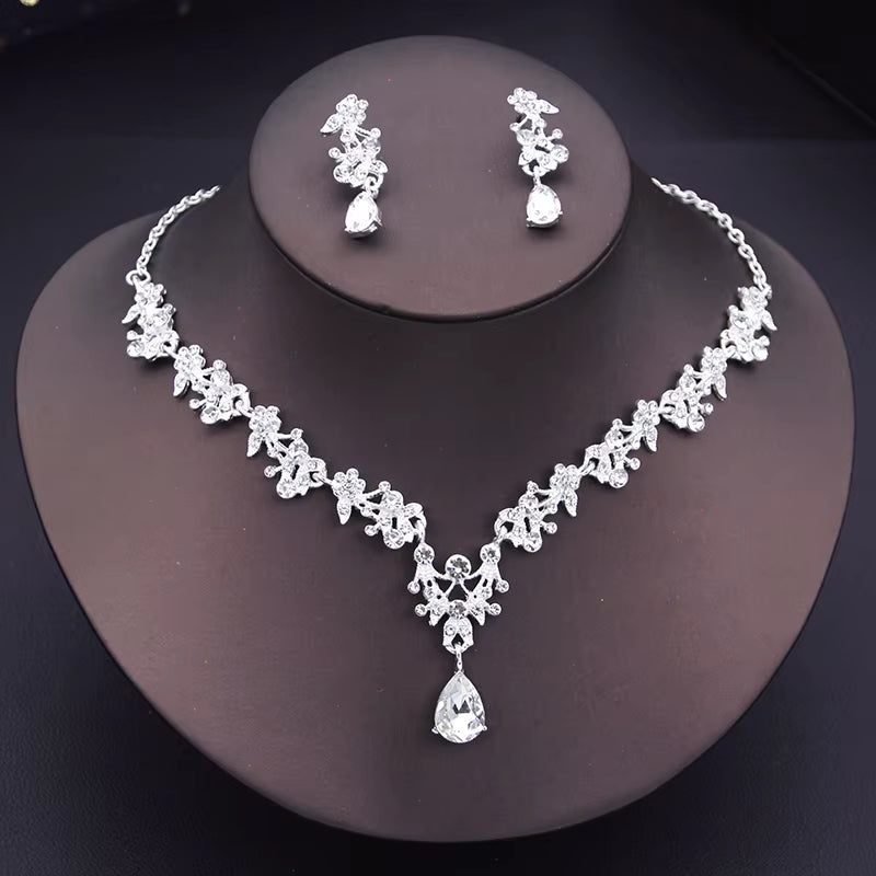 Exquisite Dangle Earrings and Necklace Set for Women Bridal Jewelry Set Rhinestone Flower Choker Necklace Set Party Wedding